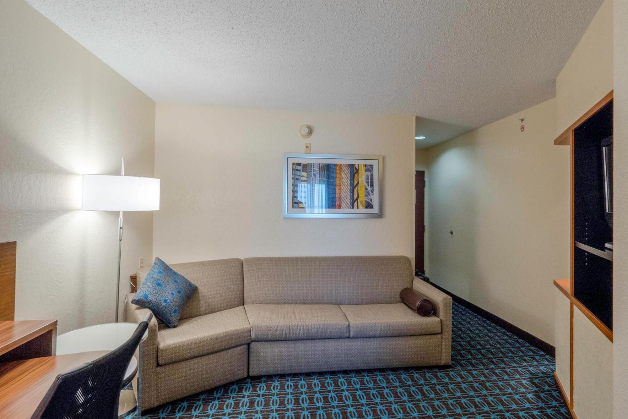 Fairfield Inn & Suites By Marriott Cleveland Streetsboro Exterior photo